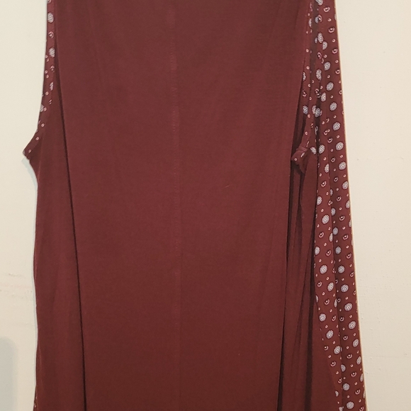 Loft tank- Brick red mixed media tank with mini medallion design Size Large - Picture 4 of 5